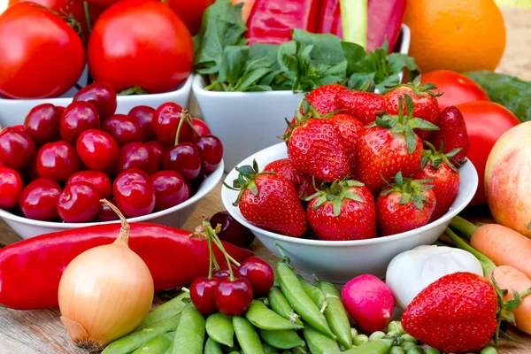 春季健康有机水果和蔬菜 时令食品 — 图库照片