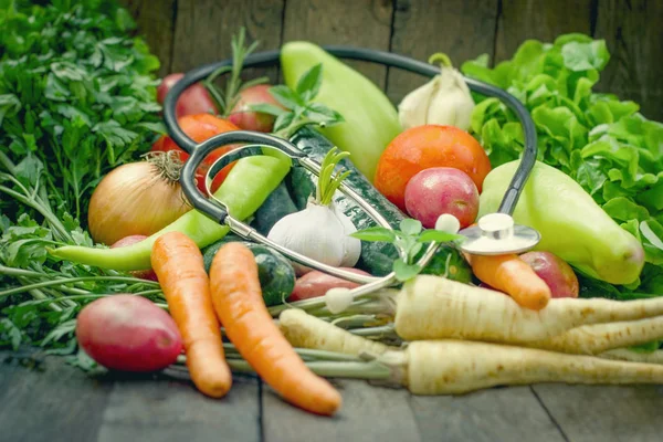 Healthy eating to health, the right choice is fresh and organic vegetables