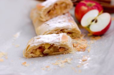 Lezzetli elma kek ve elma