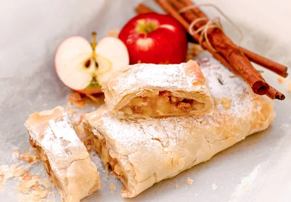 Delicioso Strudel Manzana Tarta Manzana Rama Canela — Foto de Stock