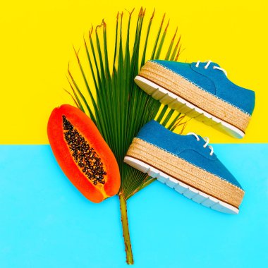 Yaz plaj bak. Kot moda mokasen platformunda