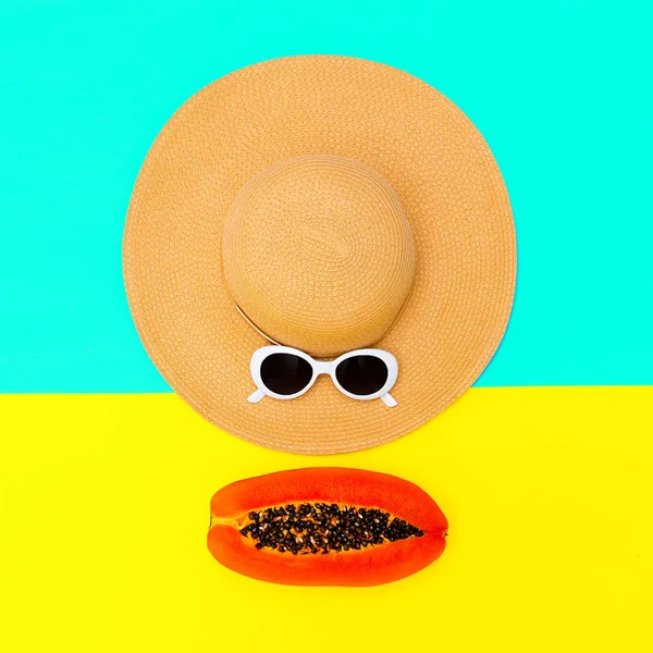 Chapeau Paille Lunettes Soleil Tenue Plage Minimale — Photo