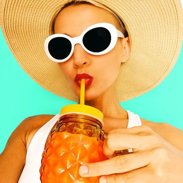 Beach Vintage Lady Beach Party Style Fresh Vacation Mood — Stock Photo, Image