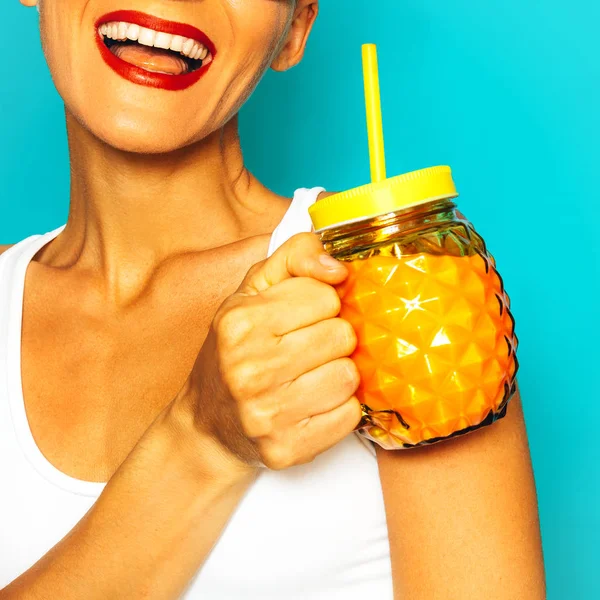 Gelukkig Smoothie Meisje Oranje Kleurrijke Mood — Stockfoto