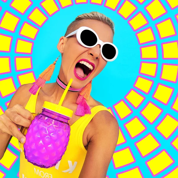 Renkli Bech kız. Renkli plaj partisi vibes. Sıcak tatil zamanı