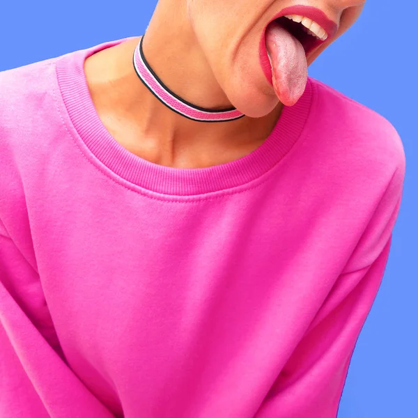 Эмоциональная Девушка Модном Аксессуаре Розовые Безумные Вибрации — стоковое фото