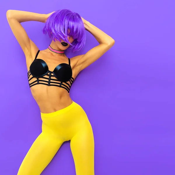 Ucube Parti Seksi Bayan Gece Club Tarzı Moda Clubbing Kıyafeti — Stok fotoğraf