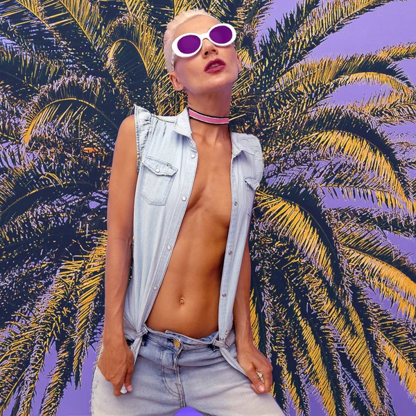 Denim ve şık Yaz aksesuarları Seksi sarışın Model. Beach