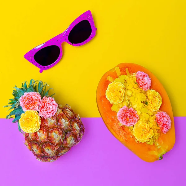 Humor hawaii tropical. Frutas frescas y gafas de sol — Foto de Stock