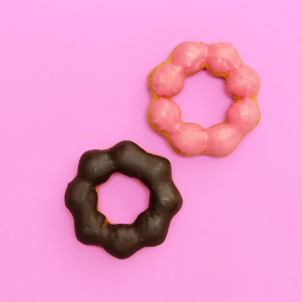 Creative Donuts. Minimal Art. Fánk szerető koncepció — Stock Fotó