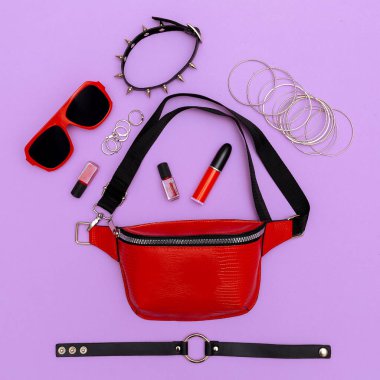 Moda kırmızı debriyaj ve çalıntı aşılar. Düz konsept