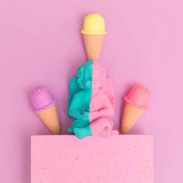 Angelo creativo della moda e gelato finto. Minimale arte laica piatta . — Foto Stock