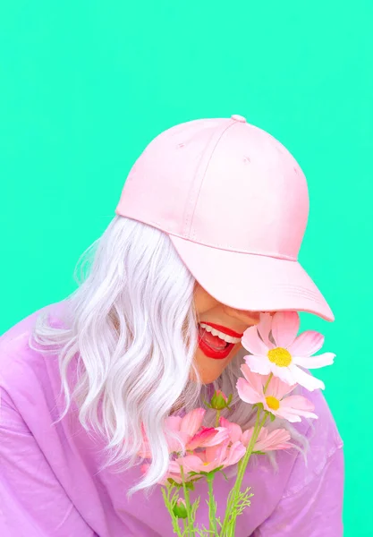 Urban Style Girl 90S Aesthetic Happy Flowers Summer Mood — Stock Photo, Image