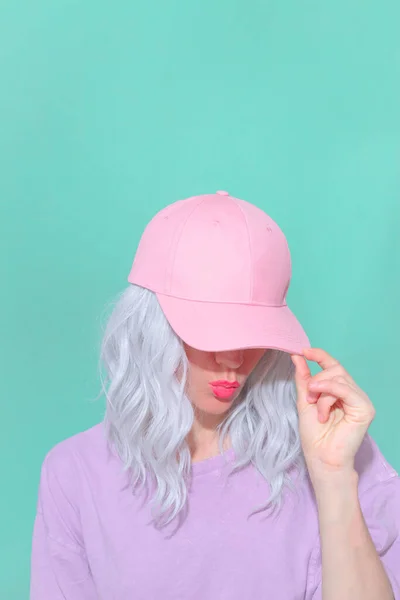 Fashion Aesthetic Blonde Girl Trendy Summer Accessories Pink Cap Vanilla — Stock Photo, Image