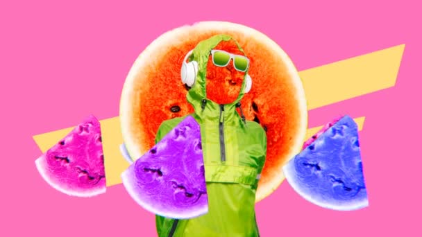 Minimal rörelse collage konst. Mode Färgglada begrepp DJ flicka och vattenmelon — Stockvideo