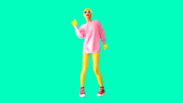 Projekt animacji Gif. Modelka taniec w kolorowy stylowy strój — Wideo stockowe