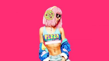 Moda animasyon tasarımı. Fast food sanatı. Gif Kızı Pizza Aşığı