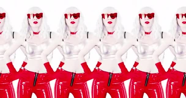 Mode animatie kunst. Stijlvol blond model dynamisch bewegend op minimale achtergrond — Stockvideo