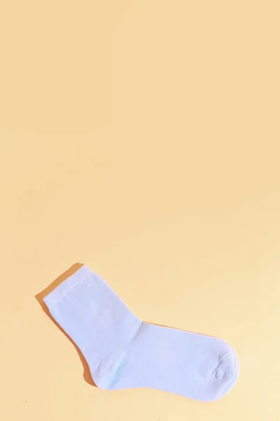 Κάλτσες Παστέλ Κίτρινο Φόντο Νεκρή Φύση Ελάχιστη Έννοια Μόδας — Φωτογραφία Αρχείου