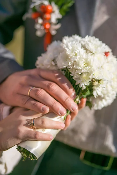 Esküvő menyasszony attribútumai. esküvői kiegészítők. esküvői apróságok — Stock Fotó