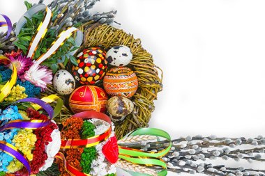 Pazar arka planını söğüt dalları, willow buketleri söğüt. Paskalya üstten görünüm. metin için yer