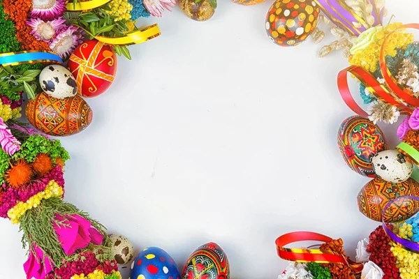 Pazar arka planını söğüt dalları, willow buketleri söğüt. Paskalya üstten görünüm. metin için yer