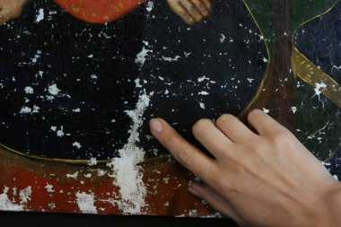 Restorasyon: kapatın. resim sergisi korunması. heykeller korunması
