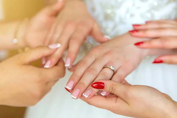 Menyasszony Kezében Menyasszony Manikűr Hely Szöveg — Stock Fotó