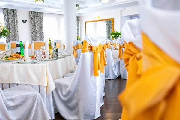Casamento Amarelo Decorado Com Tecidos Composições Flores Frescas Decoração Casamento — Fotografia de Stock