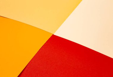 renkli kağıda. Birçok renkli yaprak kağıt sert bileşiminde yerleştirilir. renkli kağıt arka plan. sıcak renkler