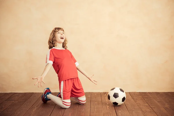 Niño Está Fingiendo Ser Jugador Fútbol Éxito Concepto Ganador —  Fotos de Stock