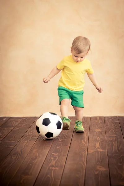 Criança Está Fingindo Ser Jogador Futebol Conceito Sucesso Vencedor — Fotografia de Stock