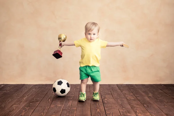 Criança Está Fingindo Ser Jogador Futebol Conceito Sucesso Vencedor — Fotografia de Stock