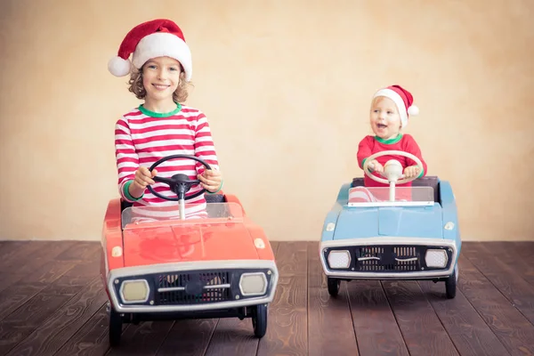 Barnen Har Roligt Juletid Barn Som Leker Hemma Tillsammans Flicka — Stockfoto