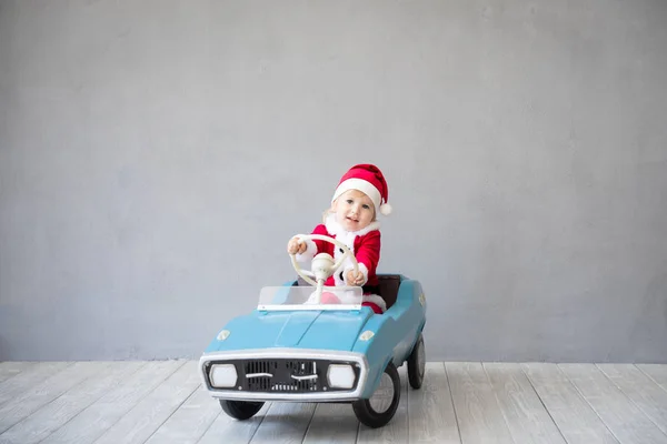 Niño Vistiendo Traje Papá Noel Chico Jugando Casa Bebé Divirtiéndose — Foto de Stock