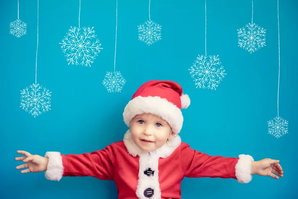 Retrato Criança Vestindo Traje Papai Noel Miúdo Divertir Época Natal — Fotografia de Stock