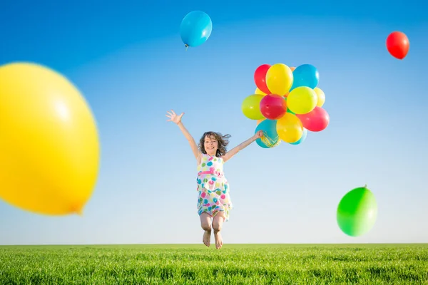 Criança Feliz Brincando Com Balões Multicoloridos Brilhantes Livre Criança Divertindo — Fotografia de Stock