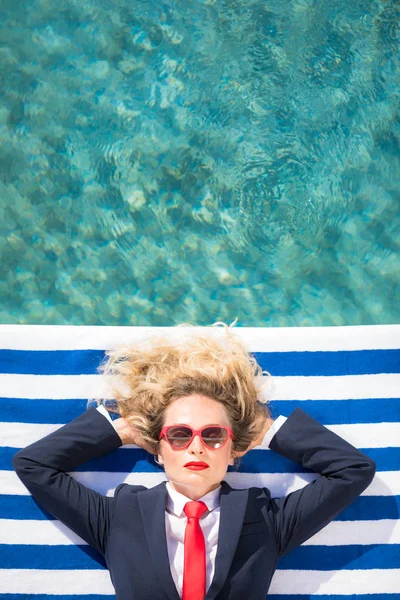 Successful Young Businesswoman Beach Woman Lying Striped Towel Swimming Pool — Stock Photo, Image