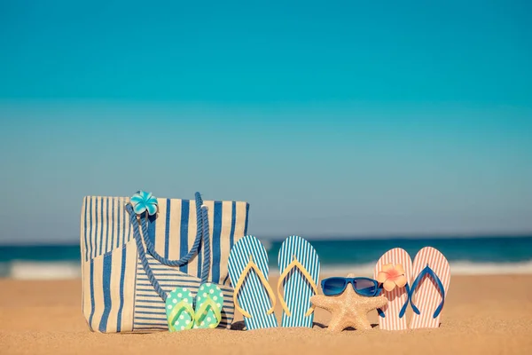 Plaży Klapki Piasku Koncepcję Wakacji Letnich — Zdjęcie stockowe