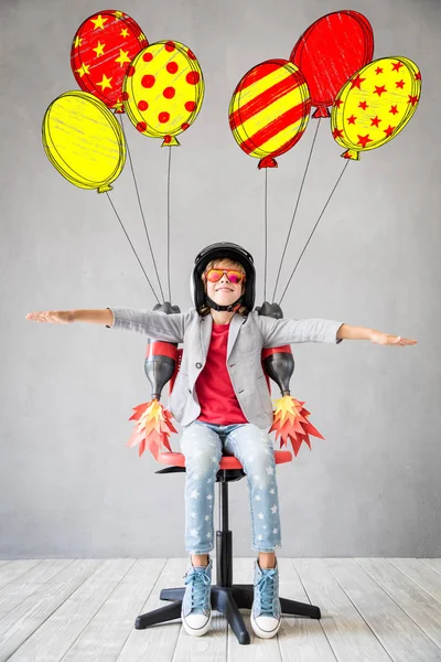 Šťastné Dítě Hraje Hračkou Jetpack Kid Pilot Připraven Letu Úspěch — Stock fotografie