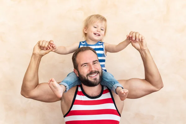 Man Och Barn Hemma Far Och Son Att Roligt Tillsammans — Stockfoto