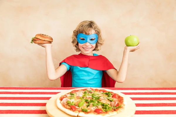 Superhrdina Dítě Superfood Šťastné Dítě Doma Oběd Zdravé Stravování Životního — Stock fotografie