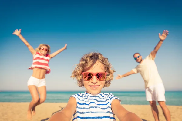 Lycklig Familj Semester Människor Att Kul Stranden Aktiv Hälsosam Livsstil — Stockfoto