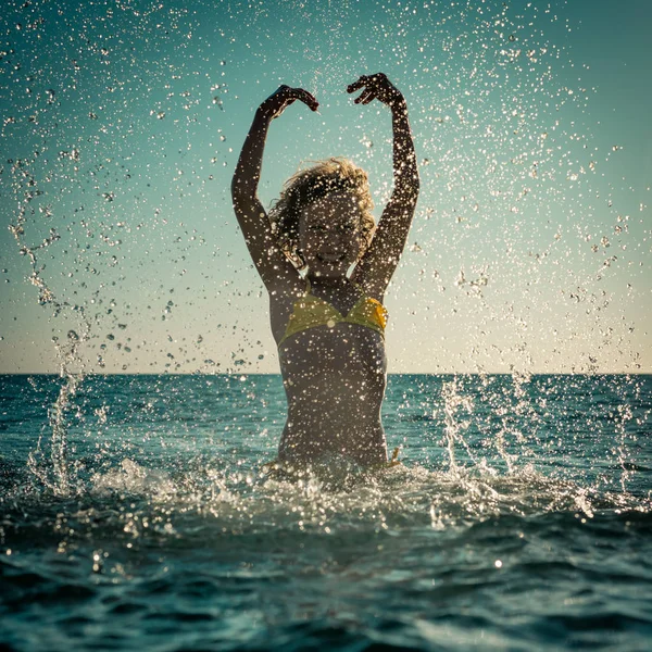 Verão férias e conceito de estilo de vida ativo — Fotografia de Stock