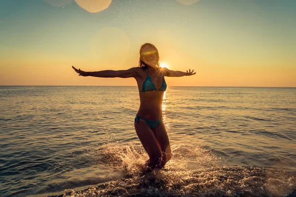 Happy Woman Jumping Sea Person Having Fun Outdoor Summer Vacation — Stock Photo, Image