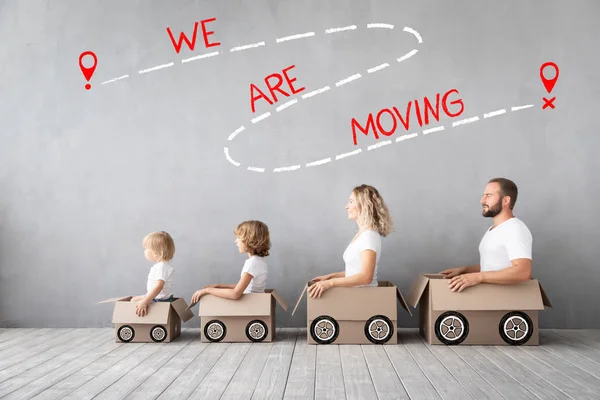 Family New Home Moving Day House Concept — Stock Photo, Image