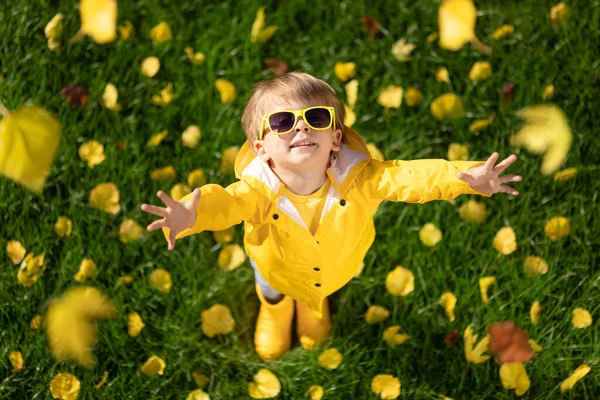 Ritratto Vista Dall Alto Bambino Felice Divertirsi All Aperto Nel — Foto Stock