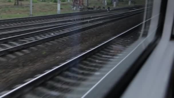 Железные дороги из окна поезда — стоковое видео