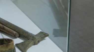 Deri antika çanta silah