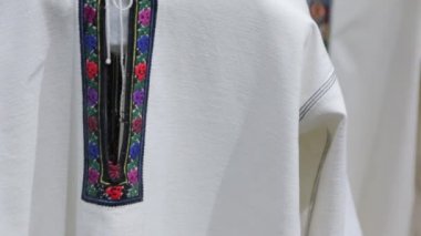 Ulusal nakış gömlek